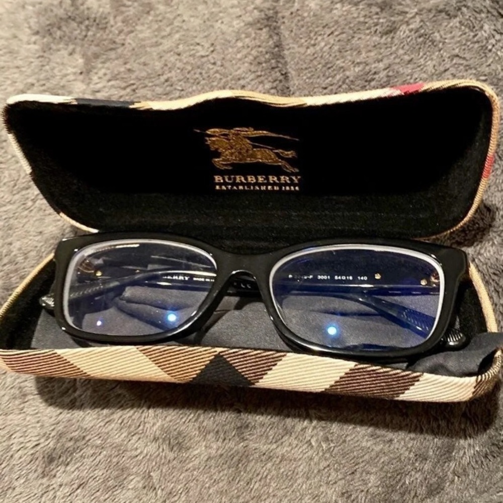AUTHENTIC BURBERRY PRESCRIPTION GLASSES.